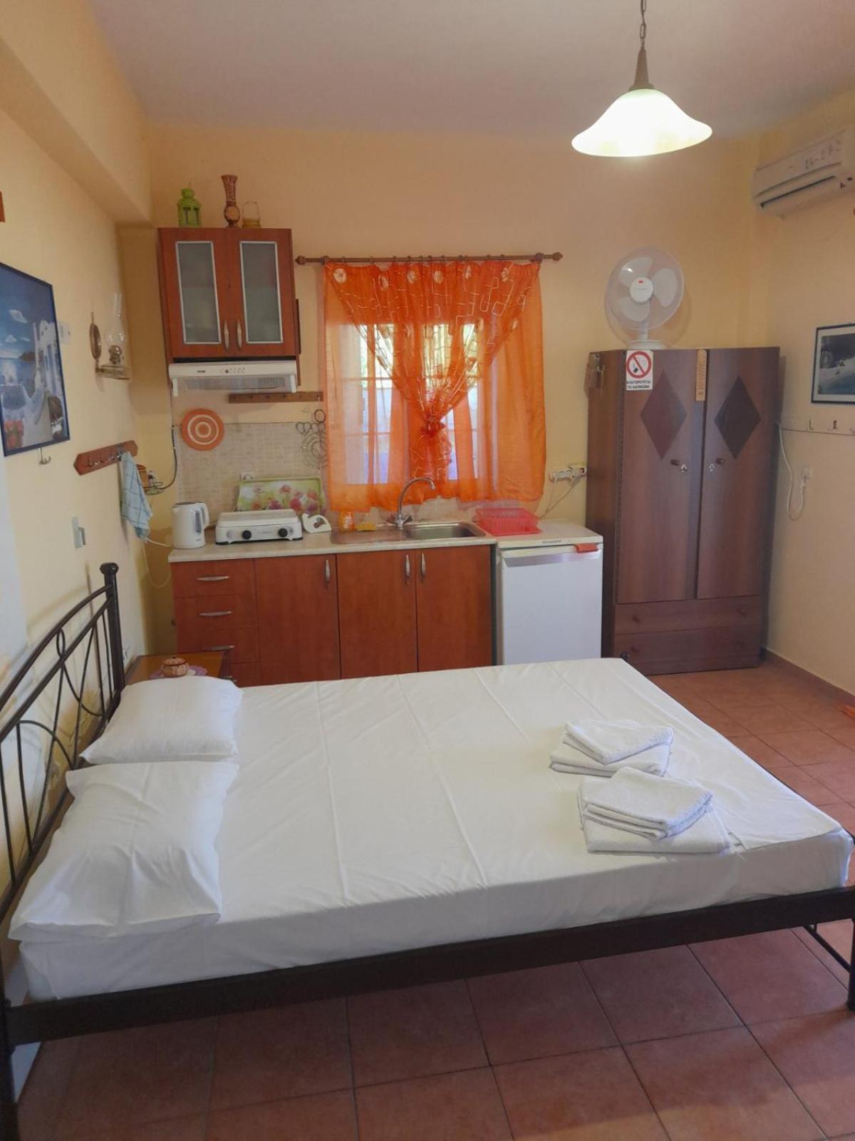 Ikaria Studios Manganitis Ngoại thất bức ảnh